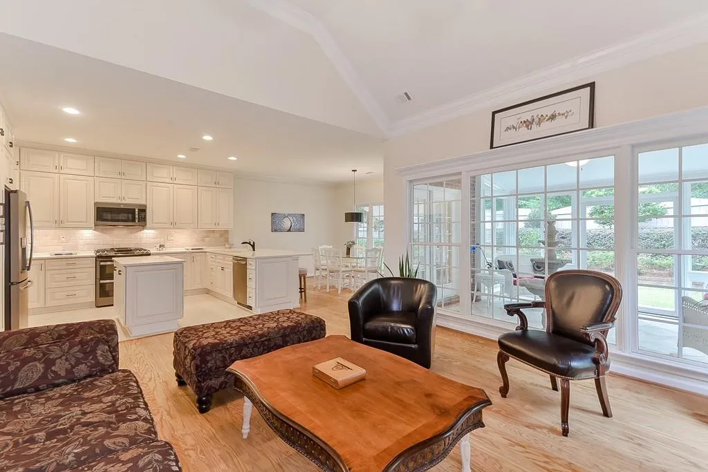 275 Somerset Court, Sandy Springs, Georgia 30350, 4 Bedrooms Bedrooms, ,3 BathroomsBathrooms,Residential,Sold,275 Somerset Court,6588406 275 Somerset Court, Sandy Springs, Georgia 30350, 4 Bedrooms Bedrooms, ,3 BathroomsBathrooms,Residential,Sold,275 Somerset Court,6588406