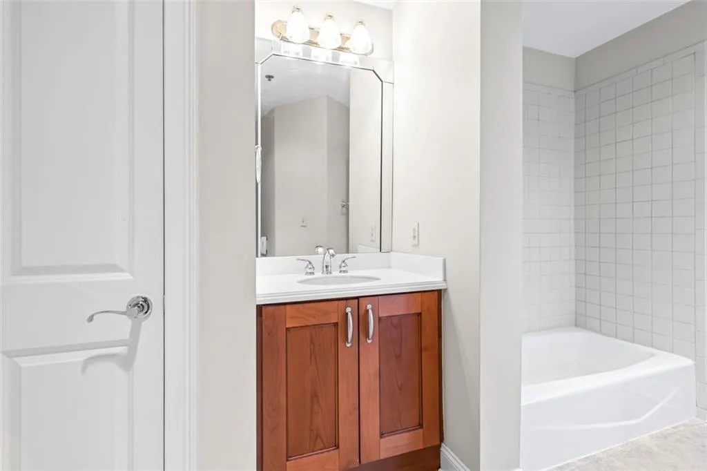 2881 Peachtree Road Ne Unit 1003, Atlanta, Georgia 30305, 2 Bedrooms Bedrooms, ,2 BathroomsBathrooms,Residential,For Sale,2881 Peachtree Road Ne Unit 1003,7622819
