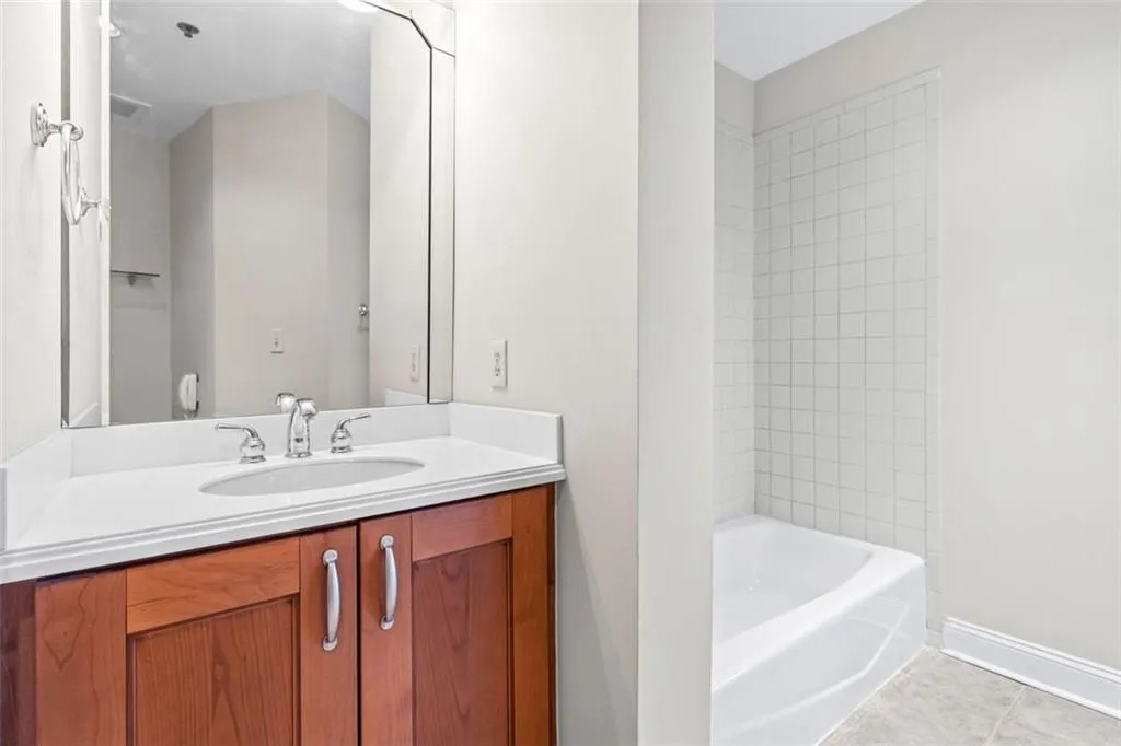 2881 Peachtree Road Ne Unit 1003, Atlanta, Georgia 30305, 2 Bedrooms Bedrooms, ,2 BathroomsBathrooms,Residential,For Sale,2881 Peachtree Road Ne Unit 1003,7622819