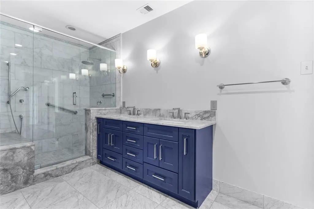 2881 Peachtree Road Ne Unit 1003, Atlanta, Georgia 30305, 2 Bedrooms Bedrooms, ,2 BathroomsBathrooms,Residential,For Sale,2881 Peachtree Road Ne Unit 1003,7622819