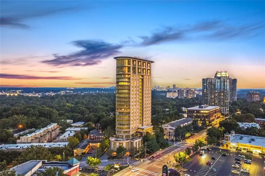 2881 Peachtree Road Ne Unit 1003, Atlanta, Georgia 30305, 2 Bedrooms Bedrooms, ,2 BathroomsBathrooms,Residential,For Sale,2881 Peachtree Road Ne Unit 1003,7622819