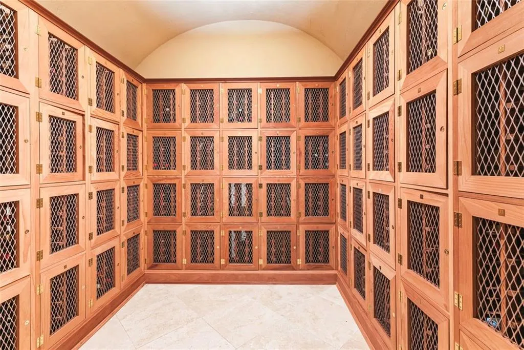 2881 Peachtree Road Ne Unit 1003, Atlanta, Georgia 30305, 2 Bedrooms Bedrooms, ,2 BathroomsBathrooms,Residential,For Sale,2881 Peachtree Road Ne Unit 1003,7622819