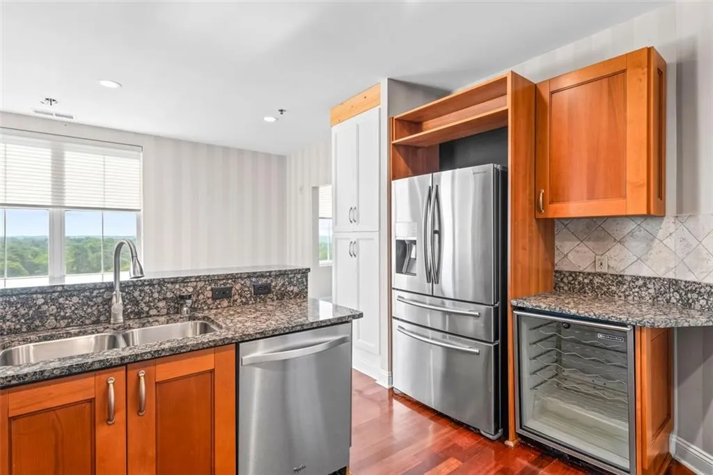 2881 Peachtree Road Ne Unit 1003, Atlanta, Georgia 30305, 2 Bedrooms Bedrooms, ,2 BathroomsBathrooms,Residential,For Sale,2881 Peachtree Road Ne Unit 1003,7622819