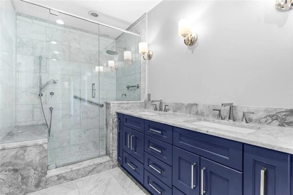 2881 Peachtree Road Ne Unit 1003, Atlanta, Georgia 30305, 2 Bedrooms Bedrooms, ,2 BathroomsBathrooms,Residential,For Sale,2881 Peachtree Road Ne Unit 1003,7622819