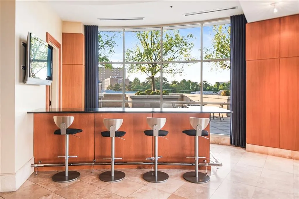 2881 Peachtree Road Ne Unit 1003, Atlanta, Georgia 30305, 2 Bedrooms Bedrooms, ,2 BathroomsBathrooms,Residential,For Sale,2881 Peachtree Road Ne Unit 1003,7622819