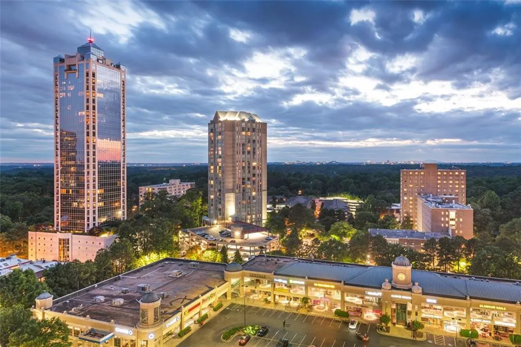2881 Peachtree Road Ne Unit 1003, Atlanta, Georgia 30305, 2 Bedrooms Bedrooms, ,2 BathroomsBathrooms,Residential,For Sale,2881 Peachtree Road Ne Unit 1003,7622819