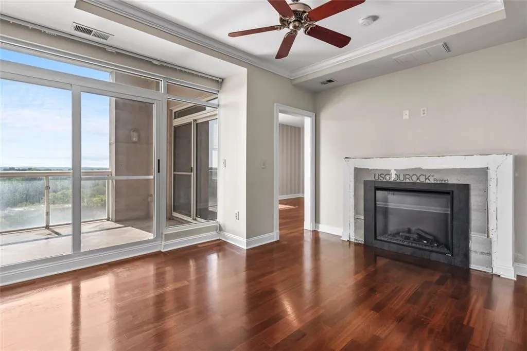 2881 Peachtree Road Ne Unit 1003, Atlanta, Georgia 30305, 2 Bedrooms Bedrooms, ,2 BathroomsBathrooms,Residential,For Sale,2881 Peachtree Road Ne Unit 1003,7622819