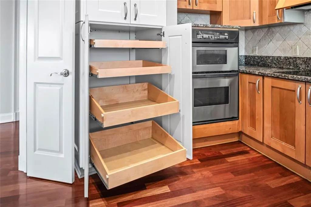 2881 Peachtree Road Ne Unit 1003, Atlanta, Georgia 30305, 2 Bedrooms Bedrooms, ,2 BathroomsBathrooms,Residential,For Sale,2881 Peachtree Road Ne Unit 1003,7622819
