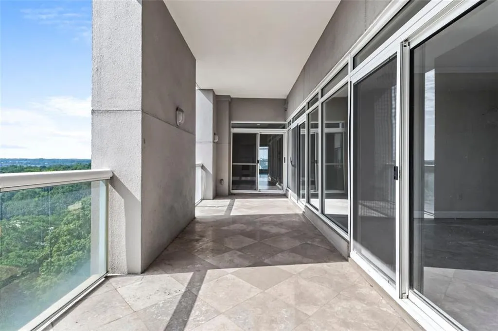 2881 Peachtree Road Ne Unit 1003, Atlanta, Georgia 30305, 2 Bedrooms Bedrooms, ,2 BathroomsBathrooms,Residential,For Sale,2881 Peachtree Road Ne Unit 1003,7622819