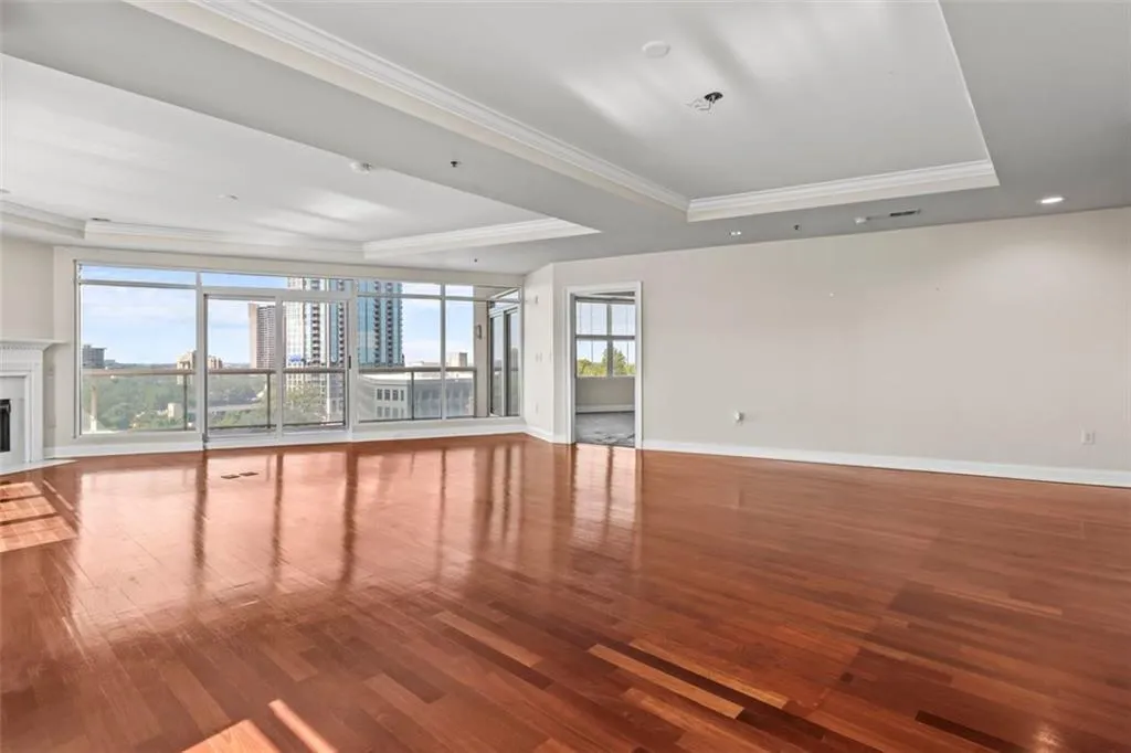 2881 Peachtree Road Ne Unit 1003, Atlanta, Georgia 30305, 2 Bedrooms Bedrooms, ,2 BathroomsBathrooms,Residential,For Sale,2881 Peachtree Road Ne Unit 1003,7622819