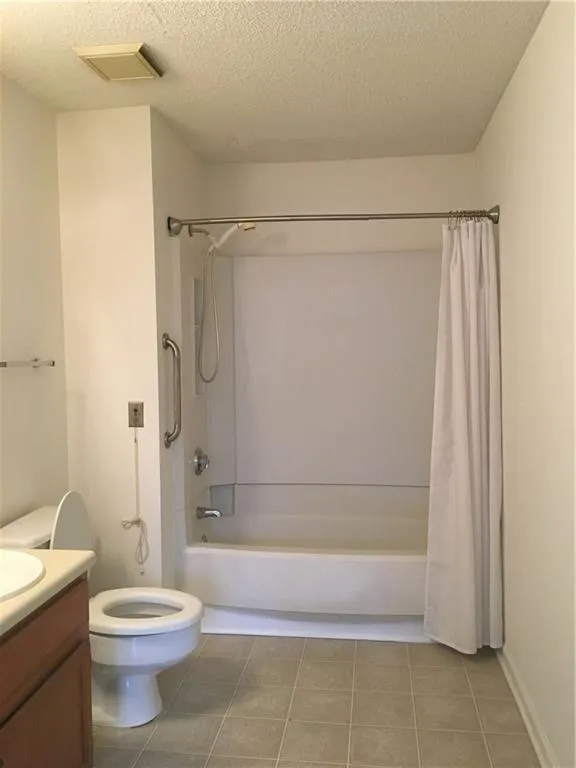 300 Johnson Ferry Road Ne Unit B113, Atlanta, Georgia 30328, 2 Bedrooms Bedrooms, ,2 BathroomsBathrooms,Residential,Sold,300 Johnson Ferry Road Ne Unit B113,5721239