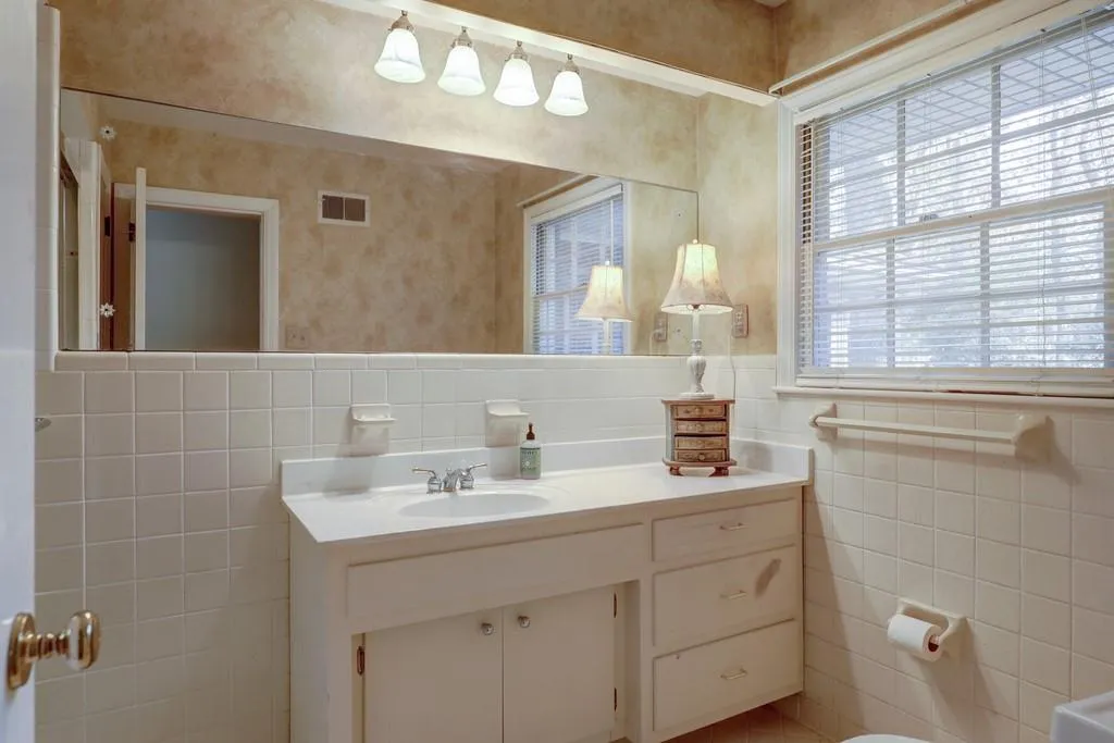 4765 Brinkley Lane Ne, Sandy Springs, Georgia 30342, 4 Bedrooms Bedrooms, ,3 BathroomsBathrooms,Residential,Sold,4765 Brinkley Lane Ne,6813974