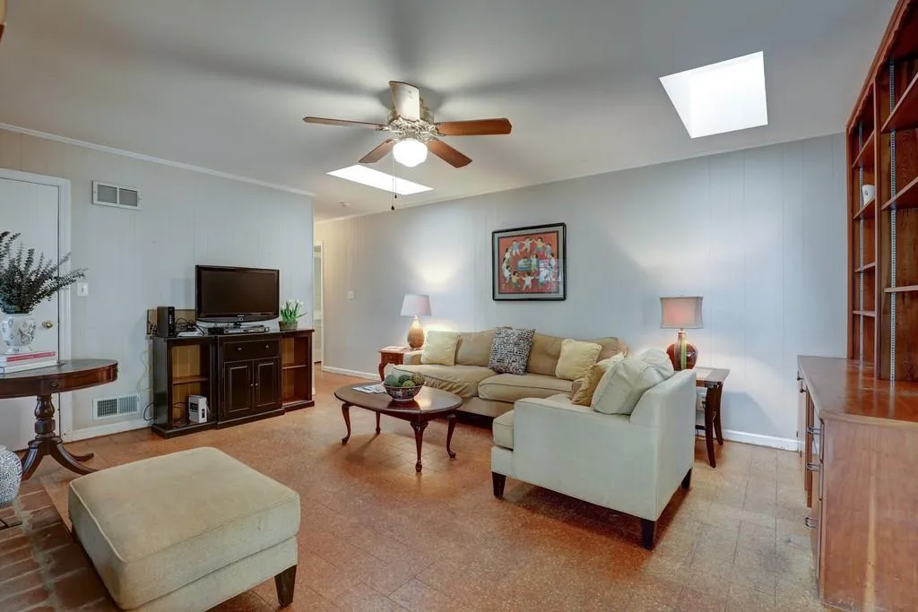 4765 Brinkley Lane Ne, Sandy Springs, Georgia 30342, 4 Bedrooms Bedrooms, ,3 BathroomsBathrooms,Residential,Sold,4765 Brinkley Lane Ne,6813974