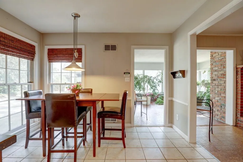 4765 Brinkley Lane Ne, Sandy Springs, Georgia 30342, 4 Bedrooms Bedrooms, ,3 BathroomsBathrooms,Residential,Sold,4765 Brinkley Lane Ne,6813974