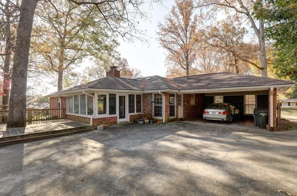 4765 Brinkley Lane Ne, Sandy Springs, Georgia 30342, 4 Bedrooms Bedrooms, ,3 BathroomsBathrooms,Residential,Sold,4765 Brinkley Lane Ne,6813974