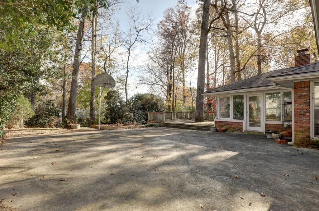 4765 Brinkley Lane Ne, Sandy Springs, Georgia 30342, 4 Bedrooms Bedrooms, ,3 BathroomsBathrooms,Residential,Sold,4765 Brinkley Lane Ne,6813974