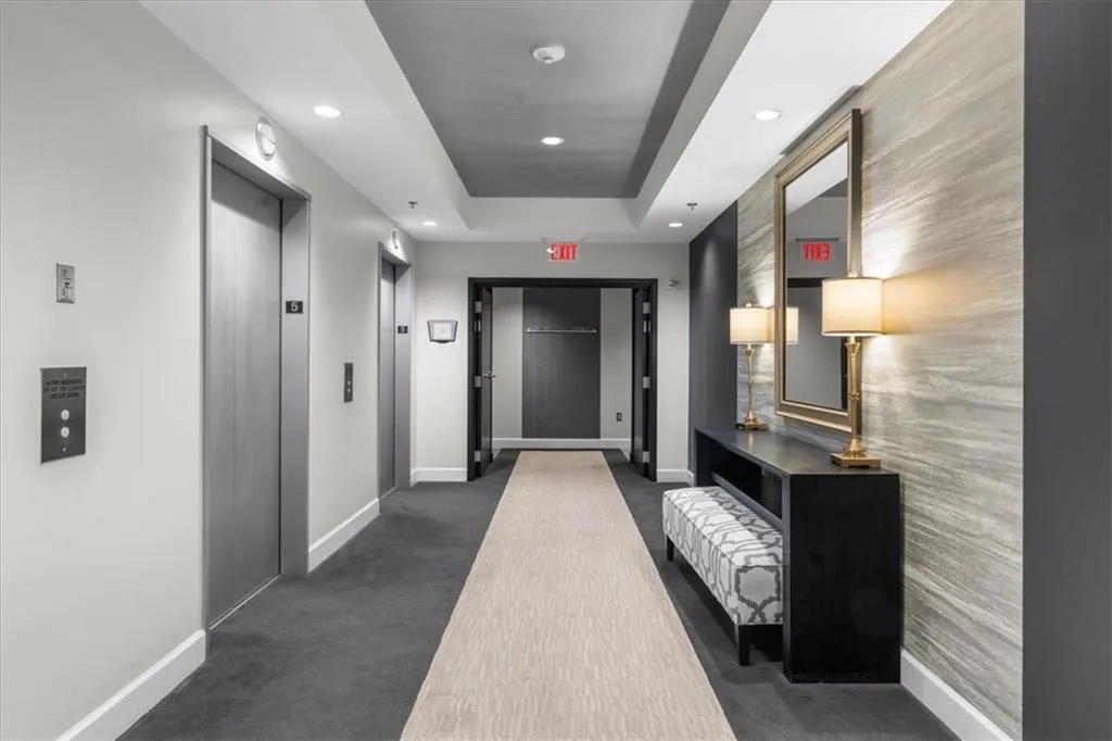 325 E Paces Ferry Road Ne Unit 504, Atlanta, Georgia 30305, 1 Bedroom Bedrooms, ,1 BathroomBathrooms,Residential,For Sale,325 E Paces Ferry Road Ne Unit 504,7651081