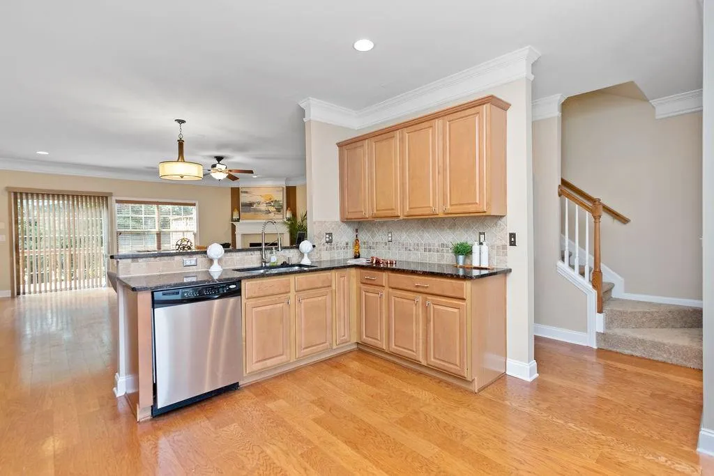 595 Kandell Cove, Sandy Springs, Georgia 30350, 3 Bedrooms Bedrooms, ,3 BathroomsBathrooms,Residential,Sold,595 Kandell Cove,6757821