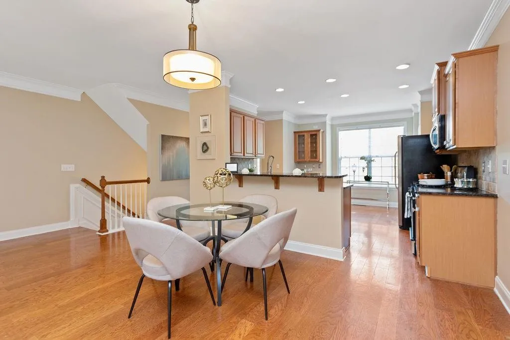 595 Kandell Cove, Sandy Springs, Georgia 30350, 3 Bedrooms Bedrooms, ,3 BathroomsBathrooms,Residential,Sold,595 Kandell Cove,6757821