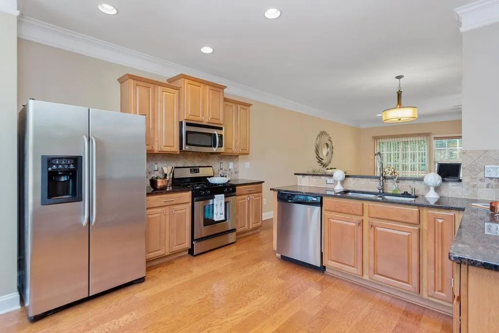 595 Kandell Cove, Sandy Springs, Georgia 30350, 3 Bedrooms Bedrooms, ,3 BathroomsBathrooms,Residential,Sold,595 Kandell Cove,6757821