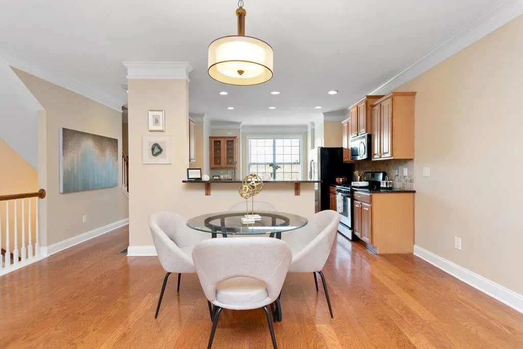 595 Kandell Cove, Sandy Springs, Georgia 30350, 3 Bedrooms Bedrooms, ,3 BathroomsBathrooms,Residential,Sold,595 Kandell Cove,6757821