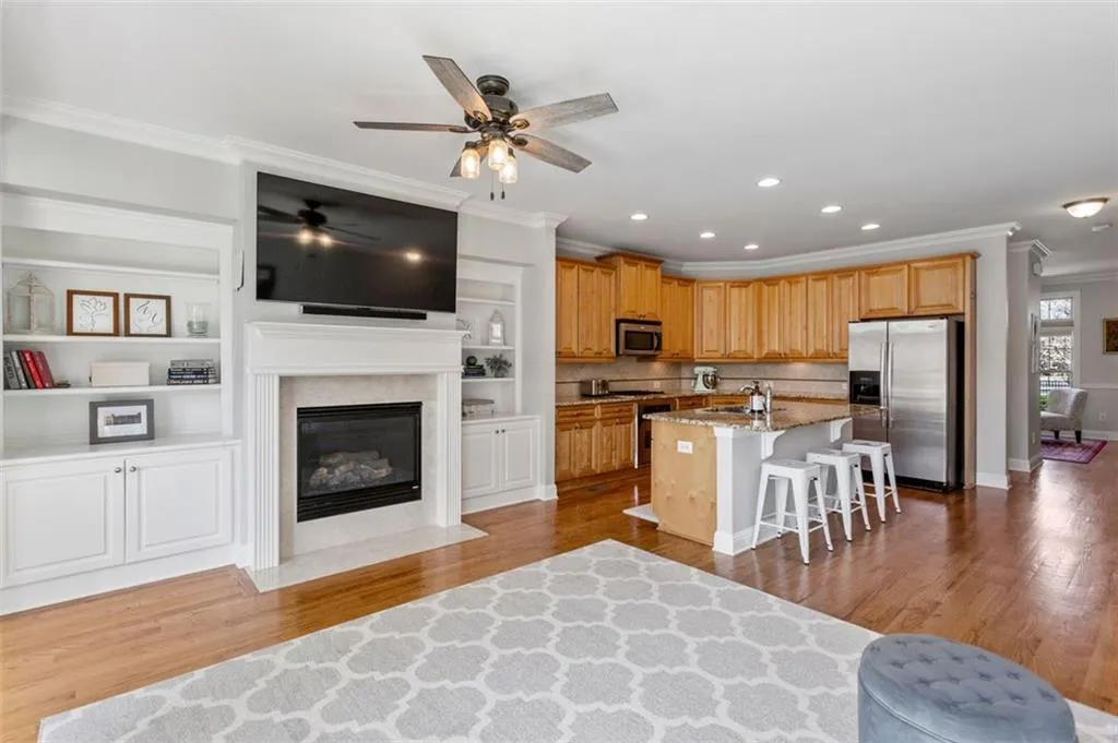 7960 Highland Bluff, Sandy Springs, Georgia 30328, 3 Bedrooms Bedrooms, ,3 BathroomsBathrooms,Residential,Sold,7960 Highland Bluff,6924187