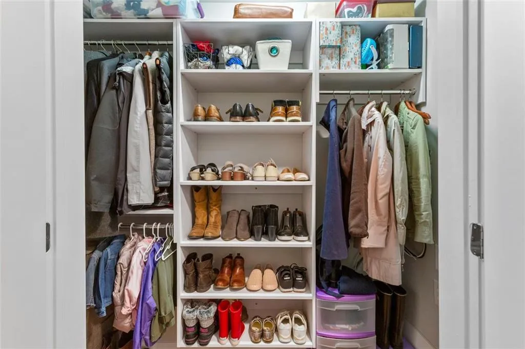 7960 Highland Bluff, Sandy Springs, Georgia 30328, 3 Bedrooms Bedrooms, ,3 BathroomsBathrooms,Residential,Sold,7960 Highland Bluff,6924187