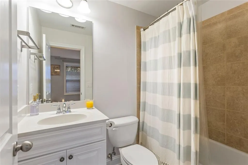 7960 Highland Bluff, Sandy Springs, Georgia 30328, 3 Bedrooms Bedrooms, ,3 BathroomsBathrooms,Residential,Sold,7960 Highland Bluff,6924187