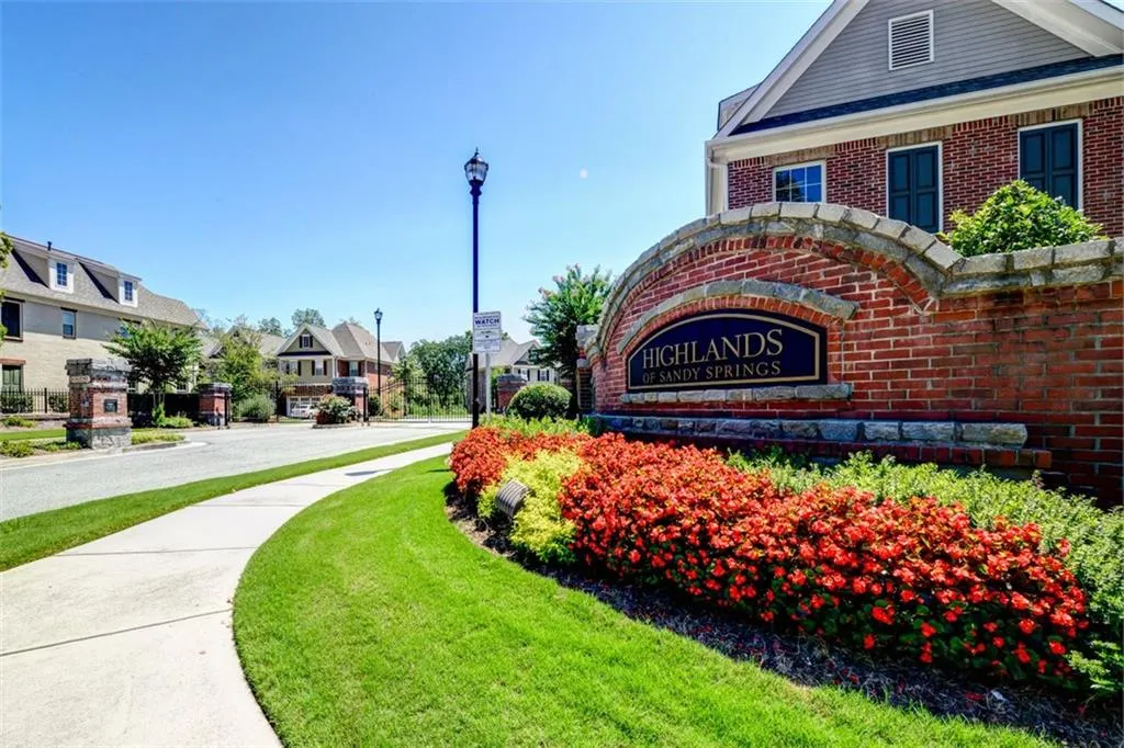 7960 Highland Bluff, Sandy Springs, Georgia 30328, 3 Bedrooms Bedrooms, ,3 BathroomsBathrooms,Residential,Sold,7960 Highland Bluff,6924187