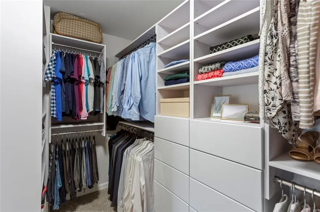 7960 Highland Bluff, Sandy Springs, Georgia 30328, 3 Bedrooms Bedrooms, ,3 BathroomsBathrooms,Residential,Sold,7960 Highland Bluff,6924187