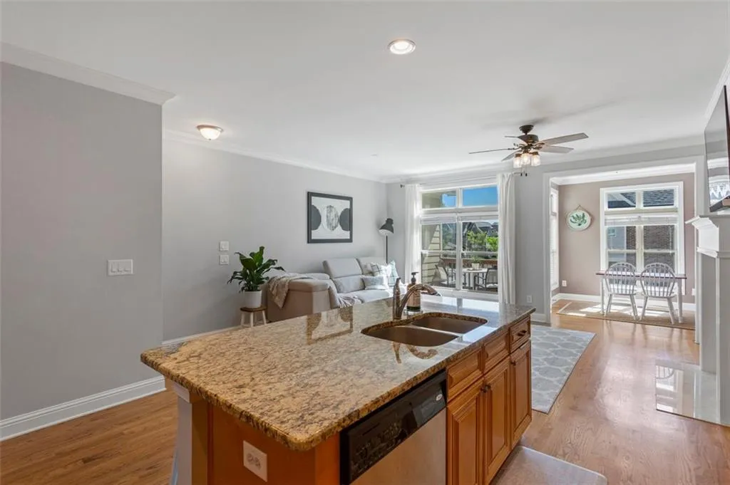 7960 Highland Bluff, Sandy Springs, Georgia 30328, 3 Bedrooms Bedrooms, ,3 BathroomsBathrooms,Residential,Sold,7960 Highland Bluff,6924187