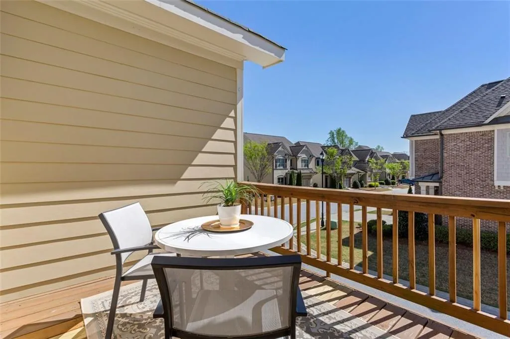 7960 Highland Bluff, Sandy Springs, Georgia 30328, 3 Bedrooms Bedrooms, ,3 BathroomsBathrooms,Residential,Sold,7960 Highland Bluff,6924187