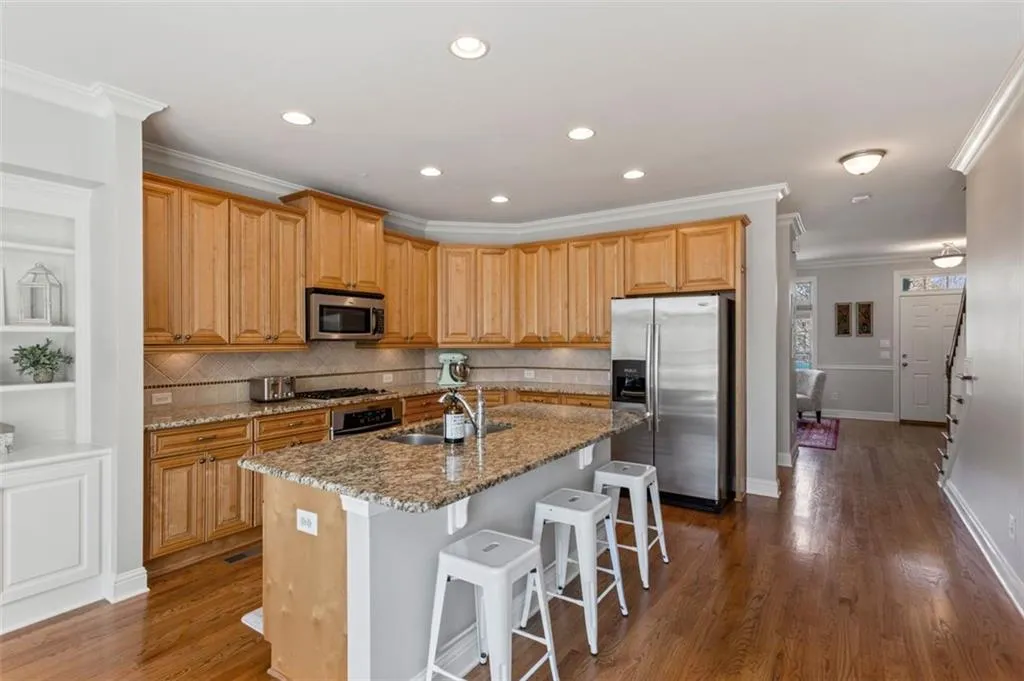 7960 Highland Bluff, Sandy Springs, Georgia 30328, 3 Bedrooms Bedrooms, ,3 BathroomsBathrooms,Residential,Sold,7960 Highland Bluff,6924187