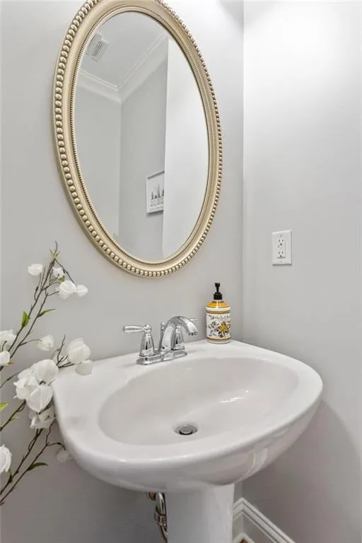 7960 Highland Bluff, Sandy Springs, Georgia 30328, 3 Bedrooms Bedrooms, ,3 BathroomsBathrooms,Residential,Sold,7960 Highland Bluff,6924187