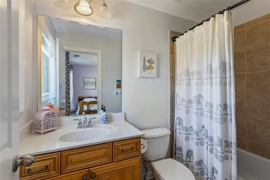 7960 Highland Bluff, Sandy Springs, Georgia 30328, 3 Bedrooms Bedrooms, ,3 BathroomsBathrooms,Residential,Sold,7960 Highland Bluff,6924187