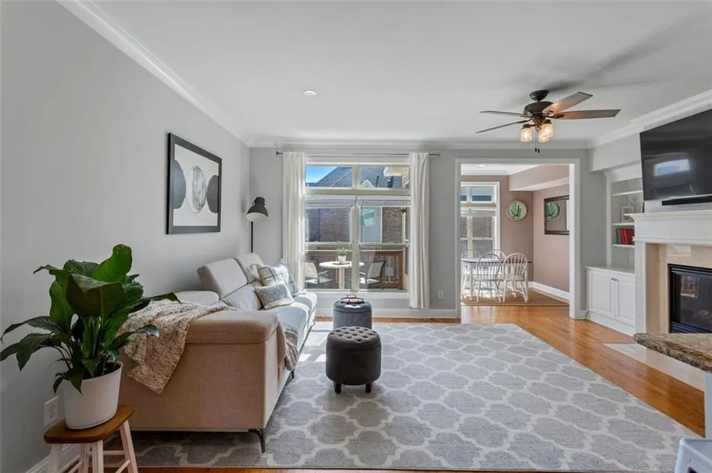 7960 Highland Bluff, Sandy Springs, Georgia 30328, 3 Bedrooms Bedrooms, ,3 BathroomsBathrooms,Residential,Sold,7960 Highland Bluff,6924187