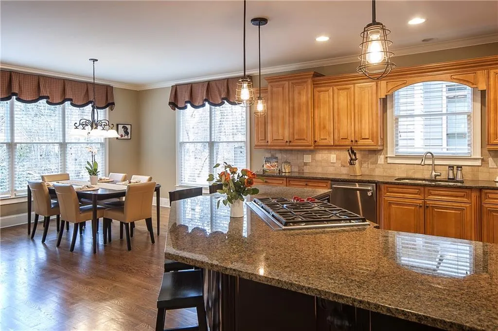 7967 Magnolia Square, Sandy Springs, Georgia 30350, 4 Bedrooms Bedrooms, ,4 BathroomsBathrooms,Residential,Sold,7967 Magnolia Square,6837771