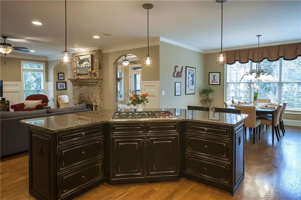 7967 Magnolia Square, Sandy Springs, Georgia 30350, 4 Bedrooms Bedrooms, ,4 BathroomsBathrooms,Residential,Sold,7967 Magnolia Square,6837771