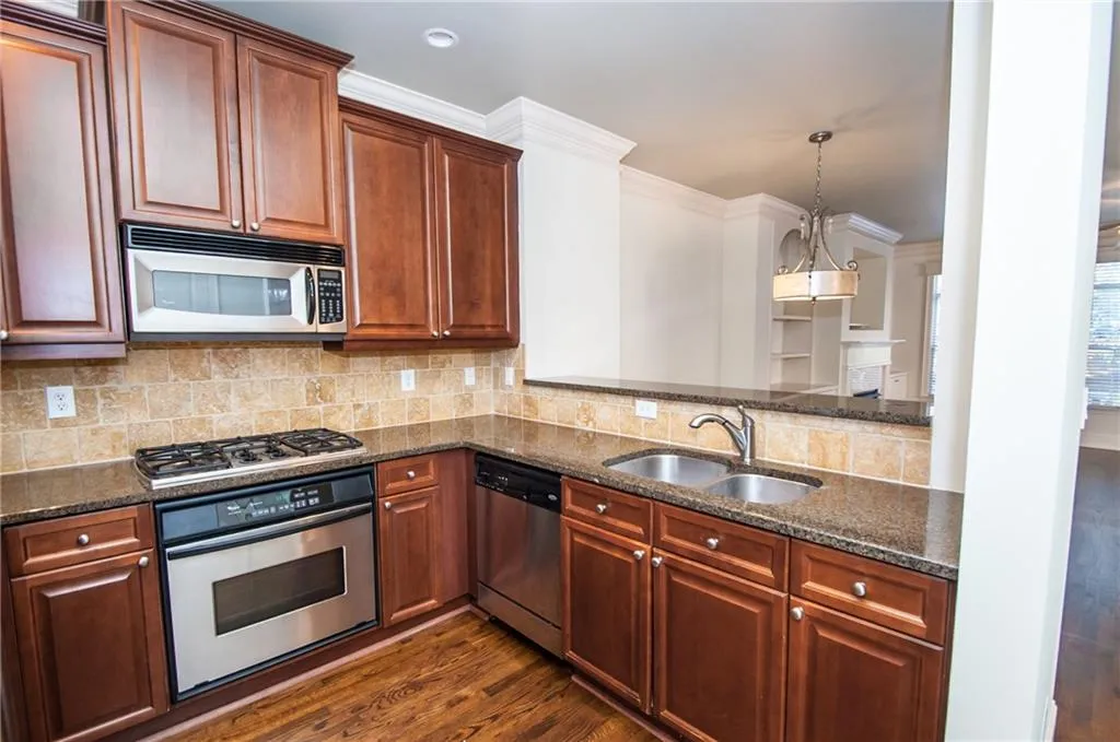 5520 Glenridge Park Ne, Atlanta, Georgia 30342, 3 Bedrooms Bedrooms, ,2 BathroomsBathrooms,Residential,Sold,5520 Glenridge Park Ne,6125766