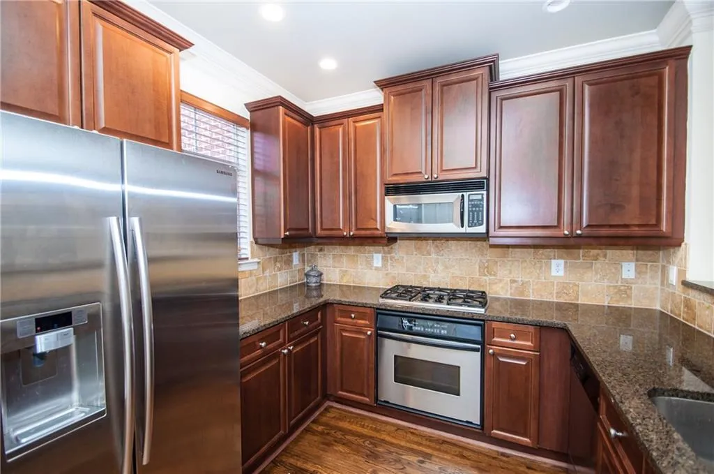 5520 Glenridge Park Ne, Atlanta, Georgia 30342, 3 Bedrooms Bedrooms, ,2 BathroomsBathrooms,Residential,Sold,5520 Glenridge Park Ne,6125766