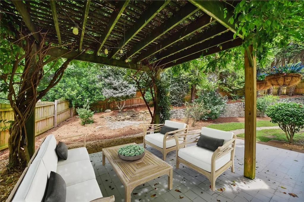 545 Montrose Lane, Sandy Springs, Georgia 30328, 4 Bedrooms Bedrooms, ,2 BathroomsBathrooms,Residential,Sold,545 Montrose Lane,7112075