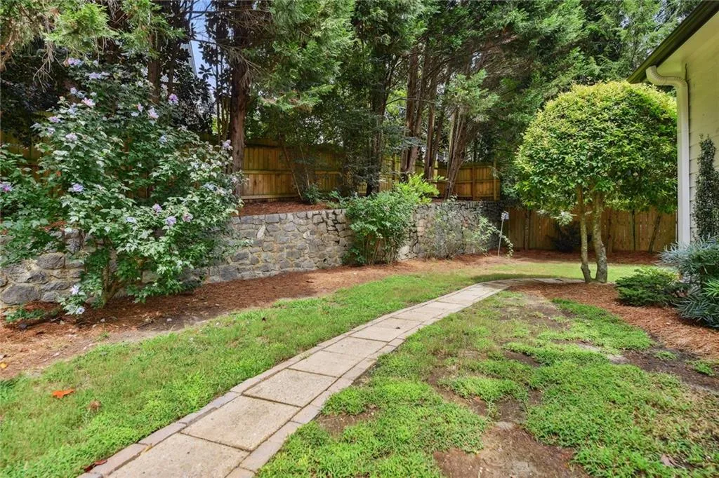 545 Montrose Lane, Sandy Springs, Georgia 30328, 4 Bedrooms Bedrooms, ,2 BathroomsBathrooms,Residential,Sold,545 Montrose Lane,7112075