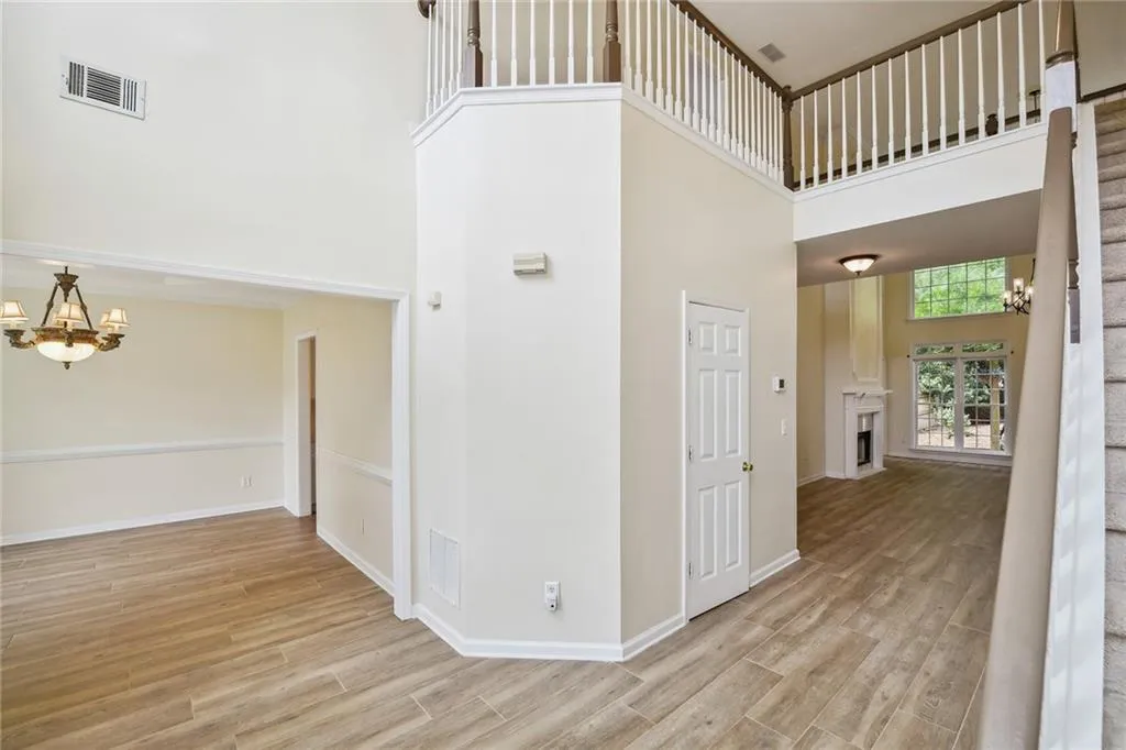 545 Montrose Lane, Sandy Springs, Georgia 30328, 4 Bedrooms Bedrooms, ,2 BathroomsBathrooms,Residential,Sold,545 Montrose Lane,7112075