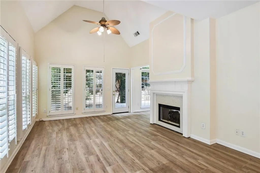 545 Montrose Lane, Sandy Springs, Georgia 30328, 4 Bedrooms Bedrooms, ,2 BathroomsBathrooms,Residential,Sold,545 Montrose Lane,7112075