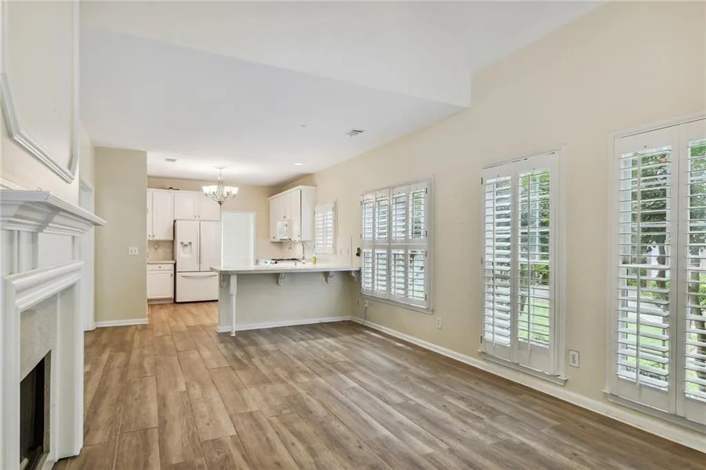 545 Montrose Lane, Sandy Springs, Georgia 30328, 4 Bedrooms Bedrooms, ,2 BathroomsBathrooms,Residential,Sold,545 Montrose Lane,7112075