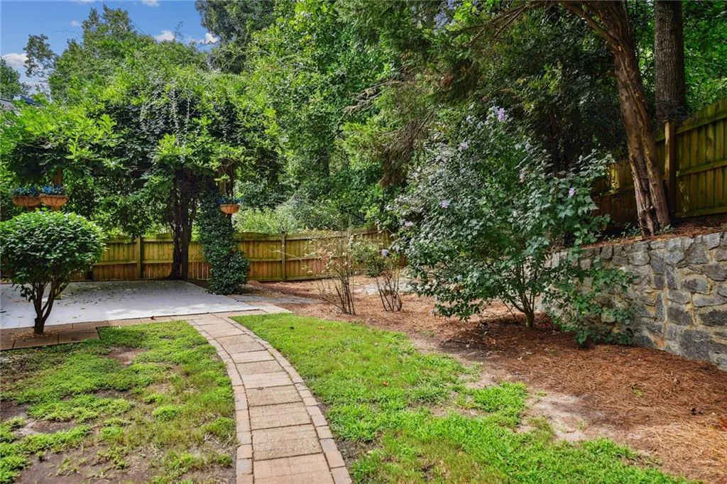 545 Montrose Lane, Sandy Springs, Georgia 30328, 4 Bedrooms Bedrooms, ,2 BathroomsBathrooms,Residential,Sold,545 Montrose Lane,7112075