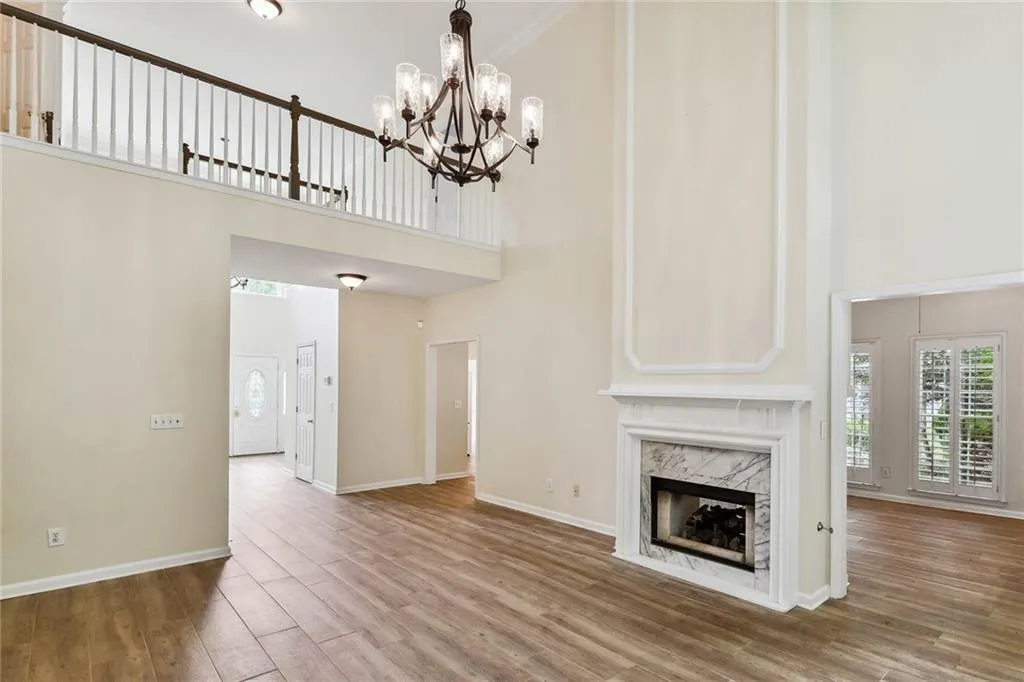 545 Montrose Lane, Sandy Springs, Georgia 30328, 4 Bedrooms Bedrooms, ,2 BathroomsBathrooms,Residential,Sold,545 Montrose Lane,7112075