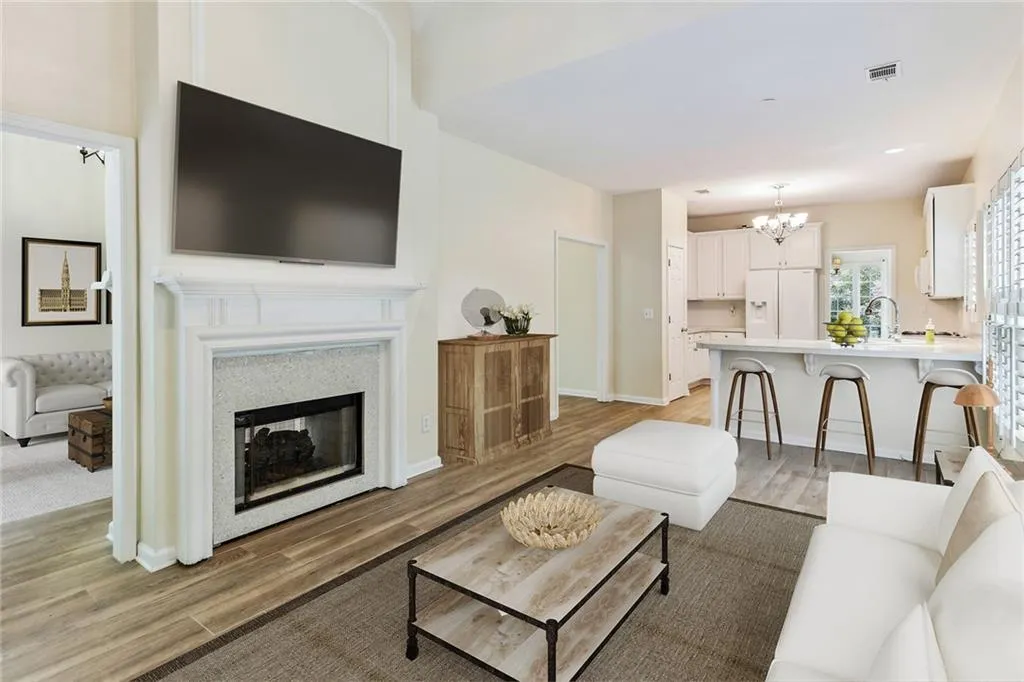 545 Montrose Lane, Sandy Springs, Georgia 30328, 4 Bedrooms Bedrooms, ,2 BathroomsBathrooms,Residential,Sold,545 Montrose Lane,7112075