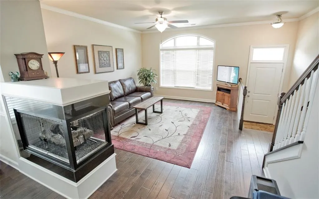 7285 Glisten Avenue, Atlanta, Georgia 30328, 3 Bedrooms Bedrooms, ,3 BathroomsBathrooms,Residential,Sold,7285 Glisten Avenue,6010080