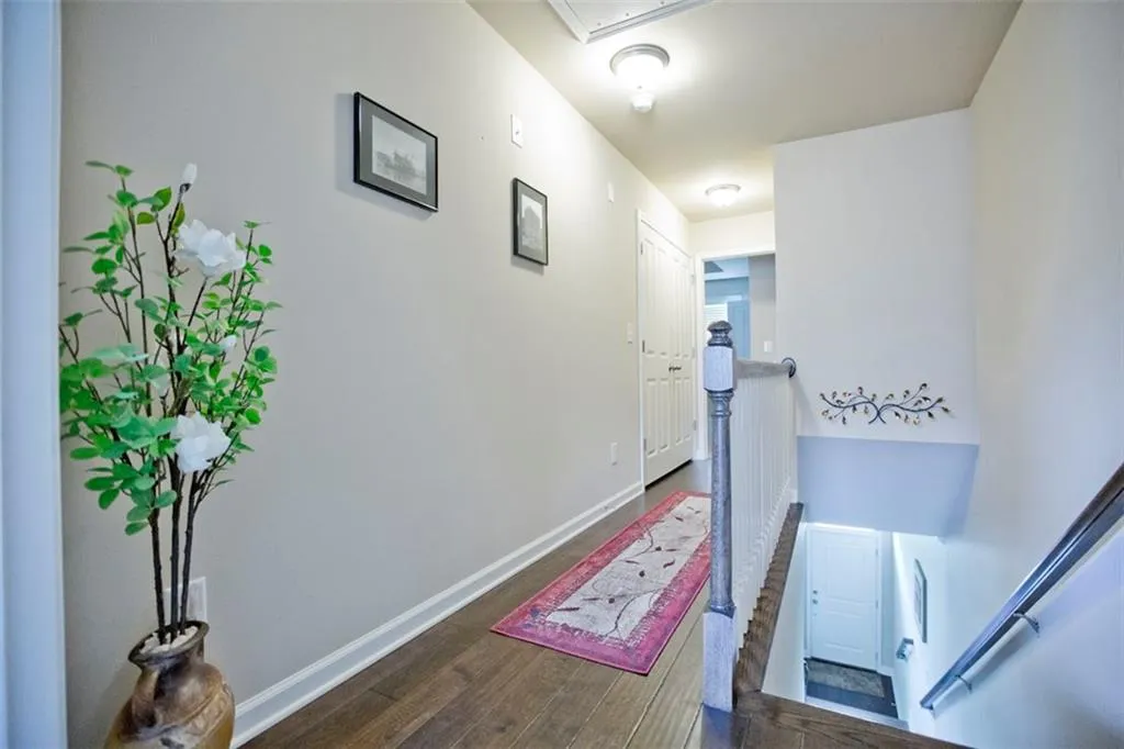7285 Glisten Avenue, Atlanta, Georgia 30328, 3 Bedrooms Bedrooms, ,3 BathroomsBathrooms,Residential,Sold,7285 Glisten Avenue,6010080